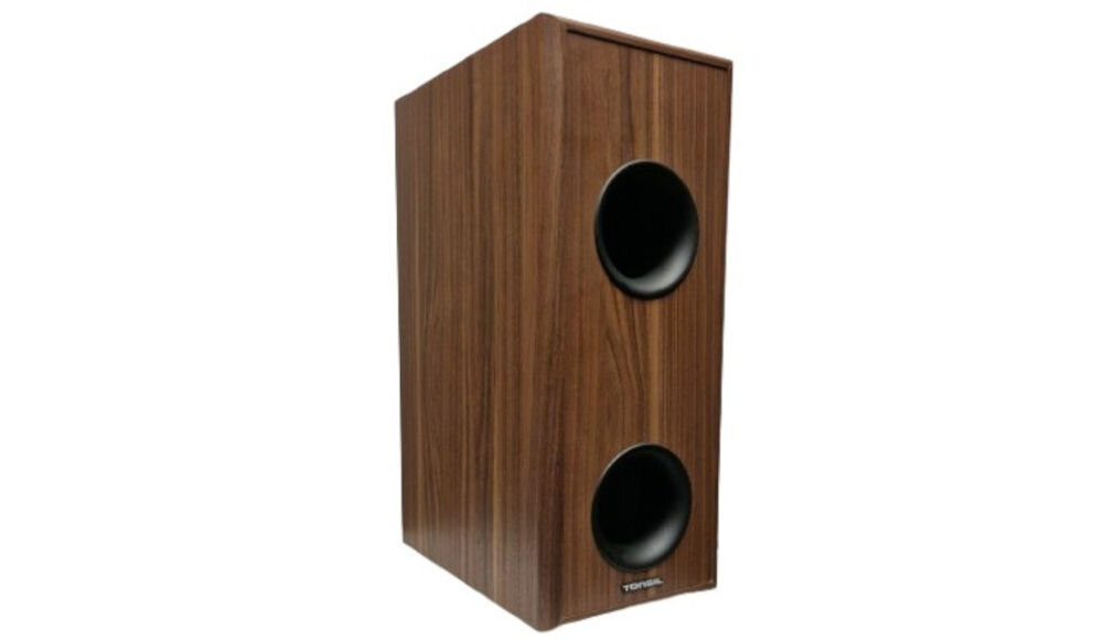 Subwoofer TONSIL AKTIV 200 A - Mocny i dokładny bas, Subwoofer po skosie na białym tle