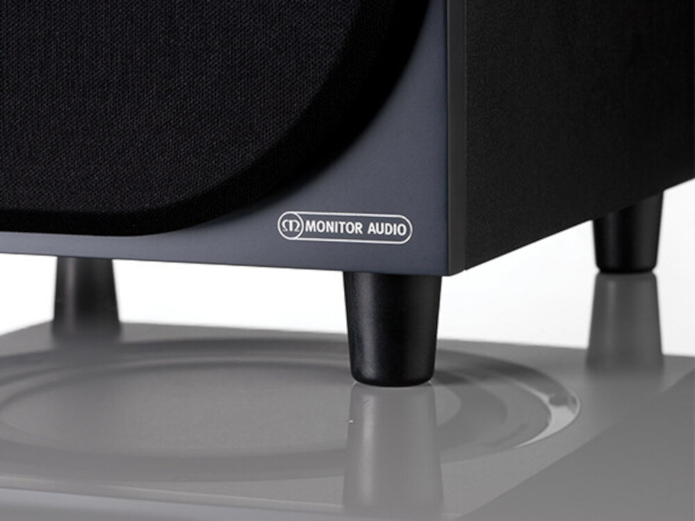 Subwoofer MONITOR AUDIO Bronze W10 6G - Potężny przetwornik basowy, Subwoofer stojący na podłodze, kadnr nqa nóżki