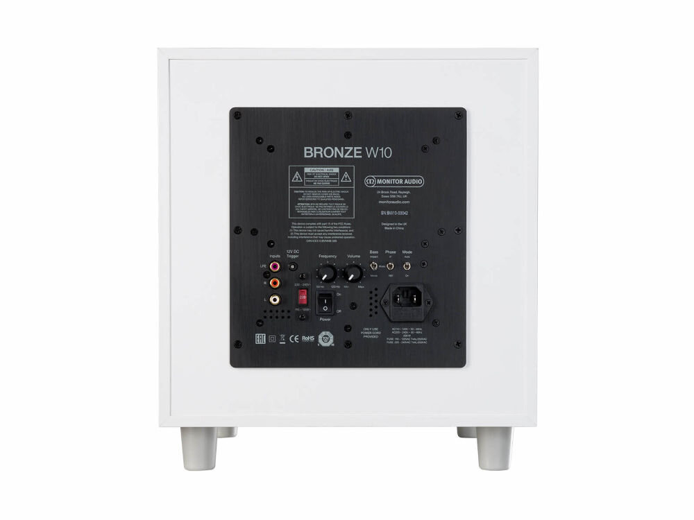 Subwoofer MONITOR AUDIO Bronze W10 6G - Wszechstronne opcje połączeń, Subwoofer stojący tyłem, złącza