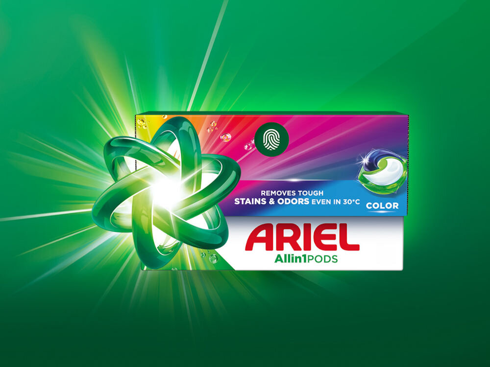 Kapsułki do prania ARIEL All In 1 Pods Color Opakowanie kapsułek do prania Ariel Allin1 PODS Color na zielonym tle, z informacją o usuwaniu trudnych plam i zapachów nawet w 30 stopniach