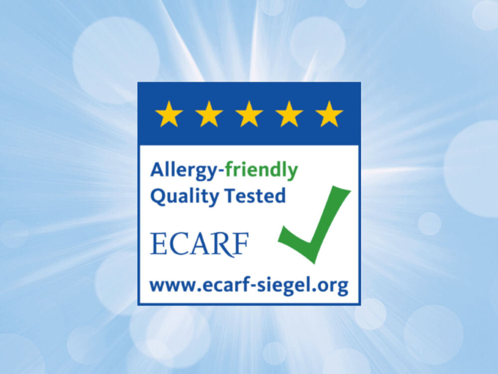 Płyn do prania ARIEL Sensitive 3870 ml do kolorowych tkanin Instrukcja prania: brudne ubrania oraz zielona nakrętka z płynem Ariel wkładane bezpośrednio do bębna pralki