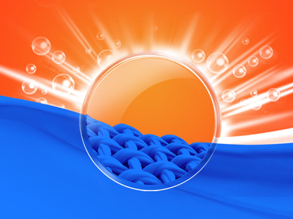 Kapsułki do prania VIZIR All In 1 Pods Color - 60 szt. Grafika przedstawiająca zbliżenie na niebieskie sploty tkaniny pod szkłem powiększającym na tle pomarańczowego słońca i bąbelków czystości.