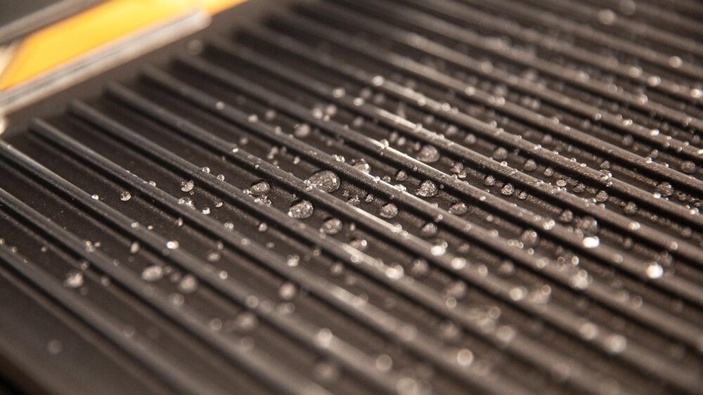 Grill elektryczny CECOTEC Rock’nGrill Dual system kontroli temperatury, przyrządzenie różnych potraw jednoczśnie, bez przypaleń