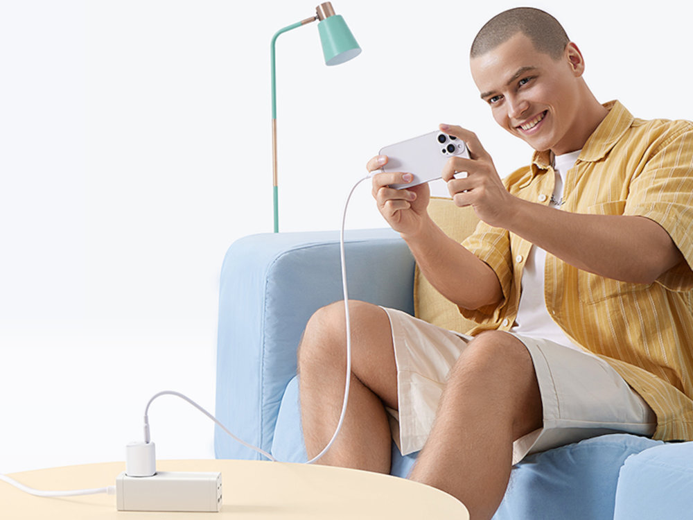 BASEUS PicoGo Gan Fast Charger 45W ładowarka wpięta w listwe zasilającą