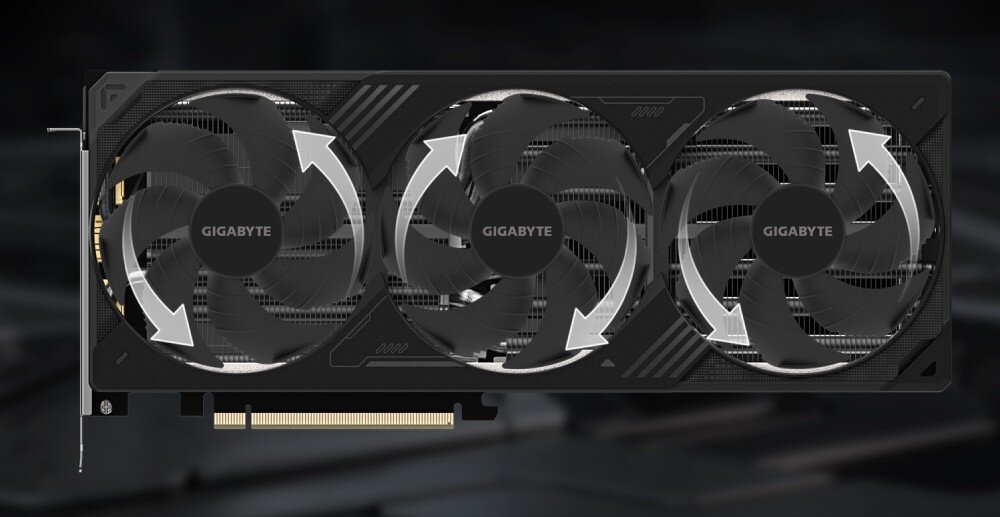 Karta graficzna GIGABYTE GeForce RTX 5080 Windforce SFF 16GB Widok z przodu na kartę graficzną z trzema wentylatorami, na łopatkach widoczne białe strzałki sugerujące kierunek obrotu powietrza, wentylatory, łopatki, łożyska