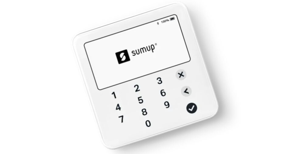 Terminal płatniczy SUMUP Solo Lite Bluetooth prezentacja urządzenia pod kątem na białym tle funkcjonalność płatności w różnych miejscach narzędzie dla przedsiębiorców