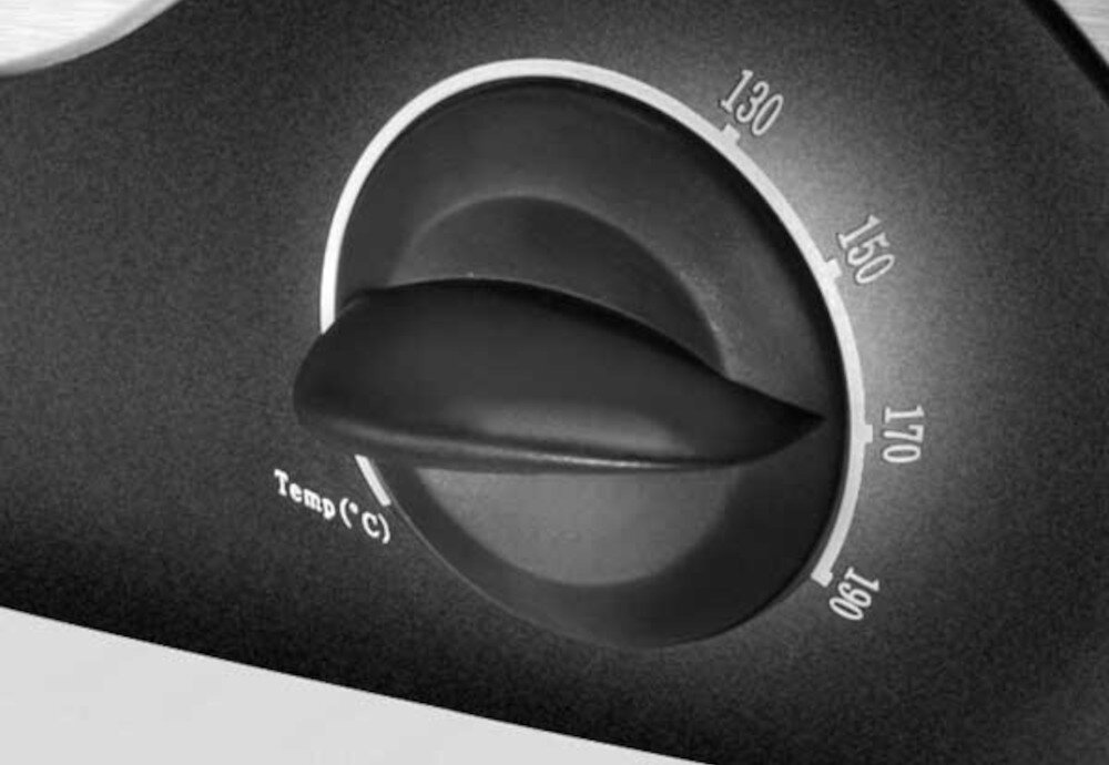 Frytkownica UNOLD 58615 Łatwość obsługi czyszczenie wygoda komfort użytkowanie pokrętła ustawienia frytki pączki przysmaki łatwa do czyszczenia