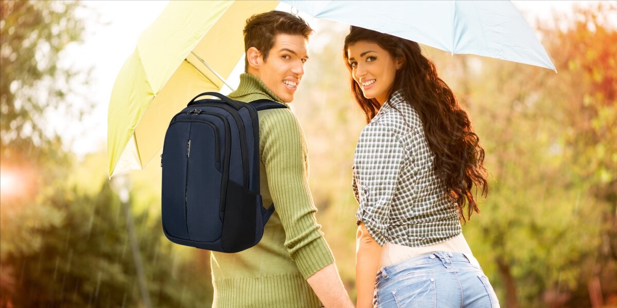 SAMSONITE Guardit 3.0 plecak zalozony na plecach mężczyzny