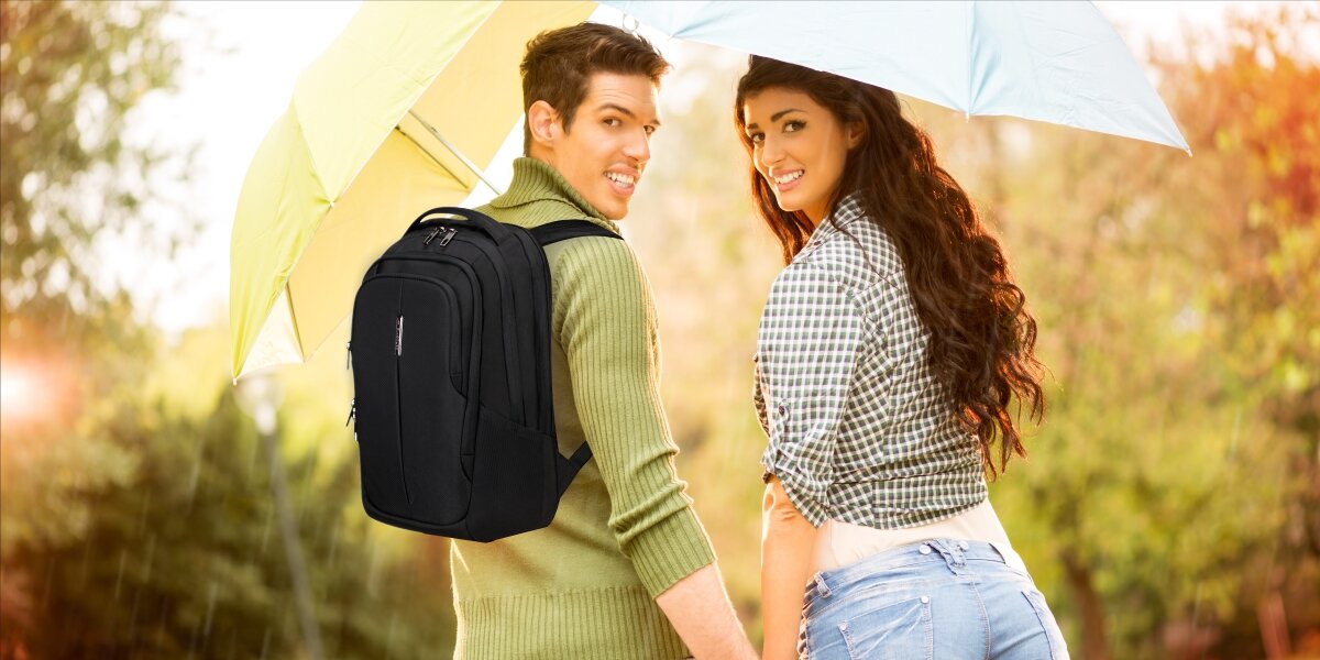 SAMSONITE Guardit 3.0 plecak zalozony na plecach mężczyzny