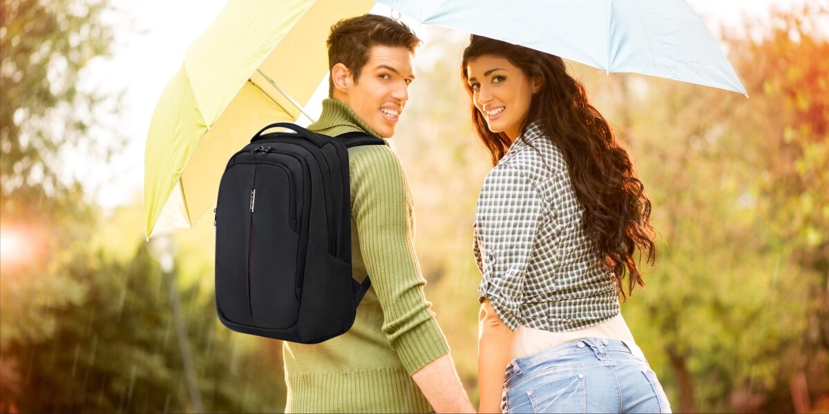 SAMSONITE Guardit 3.0 plecak zalozony na plecach mężczyzny