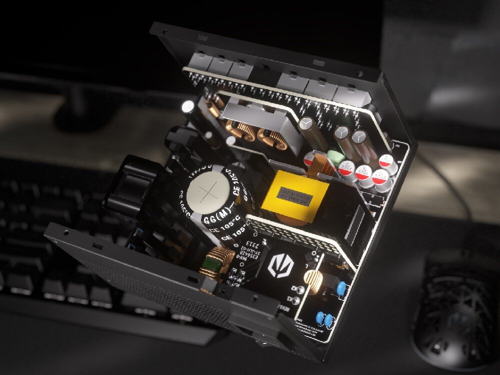 Zasilacz ENDORFY Supremo FM6 1000W Model montujący podzespoły komputera przy użyciu śrubokręta.