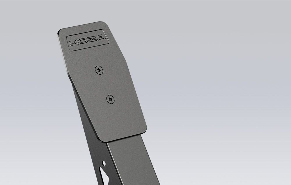 Pedał sprzęgła MOZA Racing SR-P Lite RS19 zbliżenie na pedał sprzęgła pod kątem na szarym tle 16-bitowy enkoder magnetyczny płynne operowanie sprzęgłem możliwość personalizacji oporu podniesienie realizmu