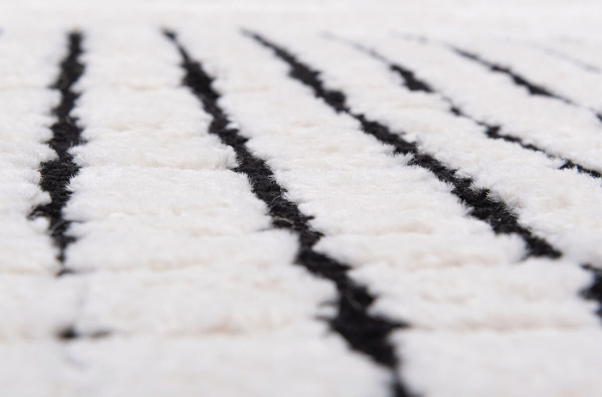 Dywan wewnętrzny MULTIDECOR Elio Linie 508384 120 x 170 cm Kremowo-czarny, 120x170, sypialnia, salon, rozmiar, zbliżenie na materiał dywanu wzdłuż