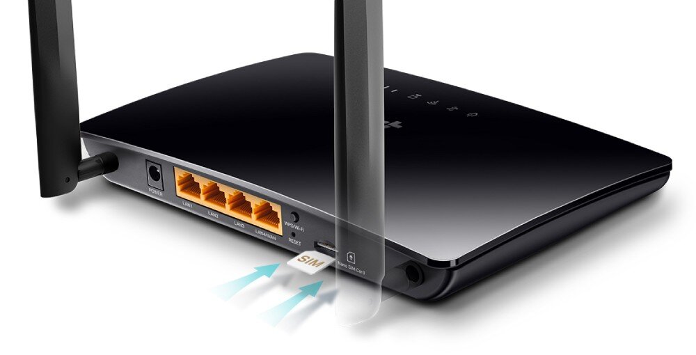 Router TP-LINK Archer MR402 Zbliżenie na tył urządzenia z widocznymi portami LAN, złączem zasilania i wysuwaną kartą nanoSIM, modem LTE, działanie, sieć