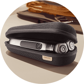 Golarka leżąca w otwartym etui.