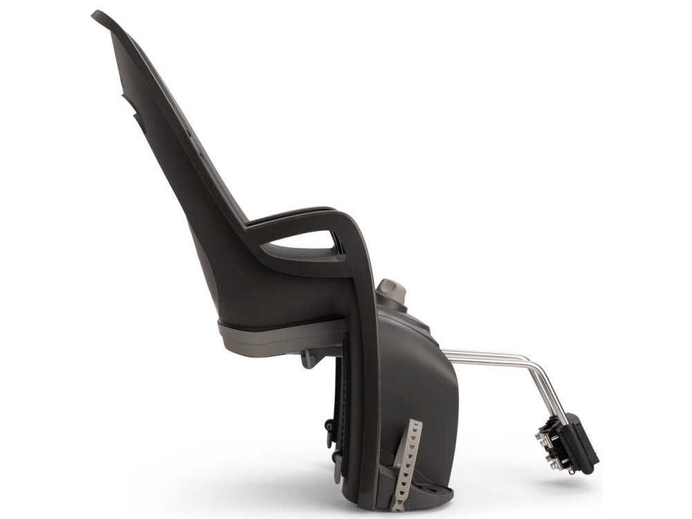 Fotelik rowerowy HAMAX Zenith Relax Relax Adapter Szaro-czerwony fotelik na białym tle widoczny z boku fotelik mocowany jest do bagażnika pasek zabezpieczający montaż do rowerów bez bagażnika uniwersalność stabilność i bezpieczeństwo prawidłowe zablokowanie uchwytu potwierdza wyraźne „kliknięcie” zielone wskaźniki informują o poprawnym montażu wsporników