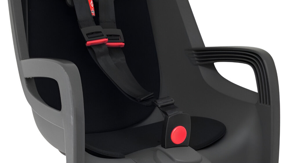 Fotelik rowerowy HAMAX Zenith Adapter Szaro-czarny zbliżenie na pasy bezpieczeństwa białe tło bezpieczeństwo dziecka solidna i trwała konstrukcja 3-punktowe pasy bezpieczeństwa z osłonami na barki są regulowane i łatwe w obsłudze odpowiednie zabezpieczenie malucha dla dzieci o maksymalnej wadze do 22 kg