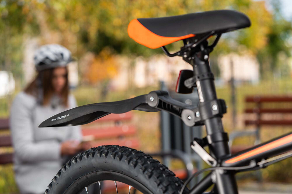 Błotniki rowerowe SIMPLA Raptor MTB 24-28 uniwersalność tylnego koła mocowanie do sztycy podsiodłowej obejma śruby podwójny przegub