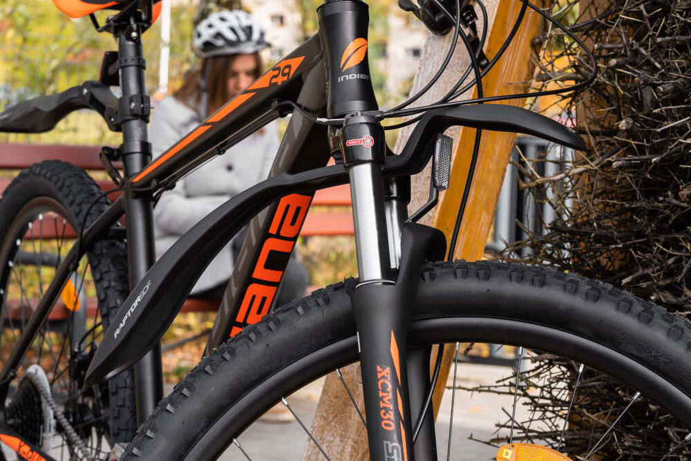 Błotniki rowerowe SIMPLA Raptor MTB 24-28 z wysokiej jakości tworzywa sztucznego waga 320 g w czarnym kolorze