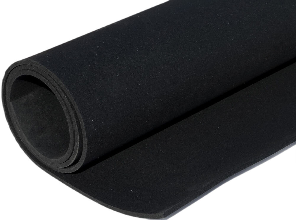 Mata pod sprzęt fitness S-LINE M6 (70 x 165 cm) zwinięta w rolkę czarna mata