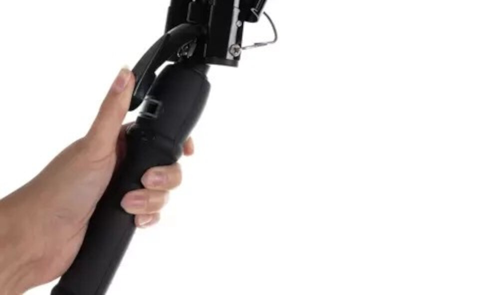 Falownica SOULIMA 19389 Komfort i bezpieczeństwo Nienagrzewająca się rączka obrotowy kabel o długości 180 cm Swoboda ruchów i stabilna stopka