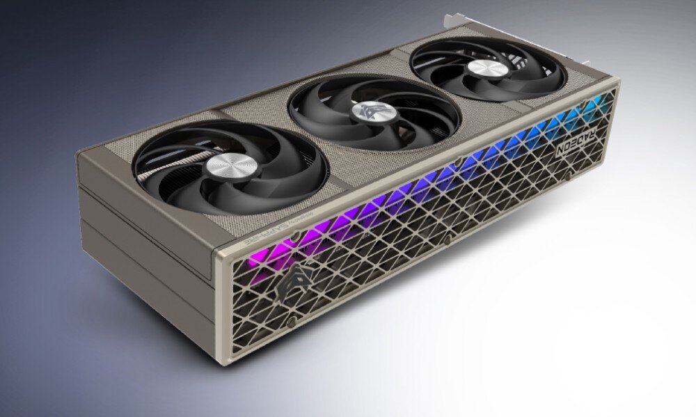 Karta graficzna SAPPHIRE Nitro+ Radeon RX 9070 XT OC 16GB Karta graficzna z podświetleniem ARGB w kolorach fioletowym i niebieskim, widoczna od boku z siatkowaną obudową, chłodzenie, ciepłowody, wentylatory, żebra, konstrukcja