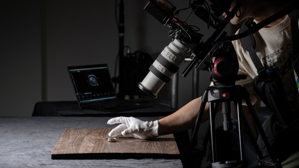 Obiektyw SONY FE 70-200 mm f-4.0 G II OSS robienie zdjęcia makro w studiu  