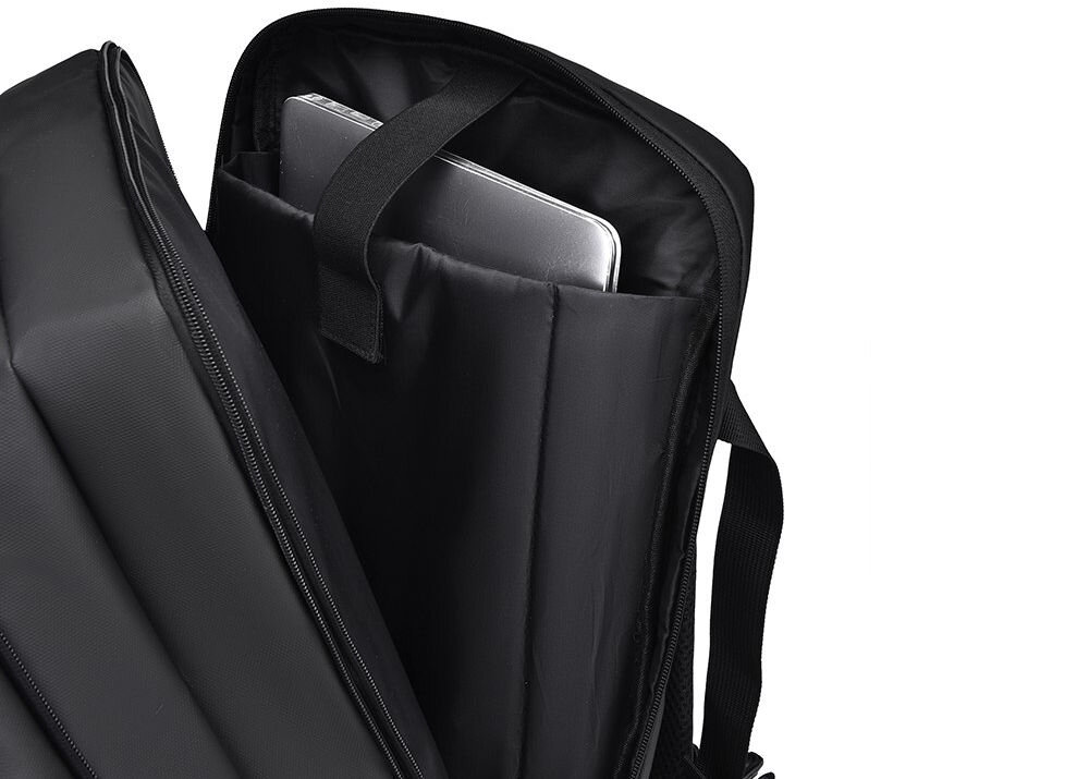 Plecak Adventure Baltan częściowo rozpiety widoczny laptop w kieszeni