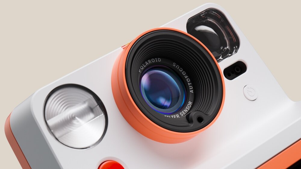 Aparat natychmiastowy POLAROID Now Gen 3 kadr na obiektyw  Dwusoczewkowy autofokus zdjęcia są wyraźne i ostre ostrość 