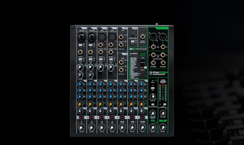 Mikser audio MACKIE ProFX10v3 kompaktowy mikser studyjny nagrywanie podcastów i streamingu, mikser na czarnym tle