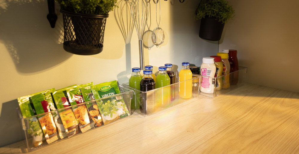 Organizer do lodówki EASYFORM Tall Mini pojemniki pełne przyprawy zioła lifestyle świeżość trzy pojemniki pojemności 3.8 L + 5.4 L + 7.4 L