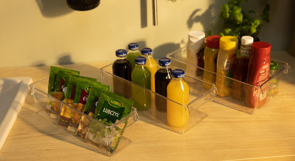 Organizer do lodówki EASYFORM Tall Mini lifestyle pojemniki pełne przyprawy zioła świeżość zachowanie porządku trzy pojemności 3.8 L + 5.4 L + 7.4 L wymiary