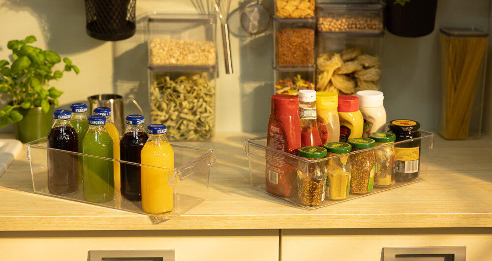 Organizer do lodówki EASYFORM Tall Mini lifestyle pojemniki pełne przyprawy zioła świeżość Przemyślana konstrukcja wolne od BPA bezpieczne tworzywo sztuczne łatwe przenoszenie uchwyty otwory