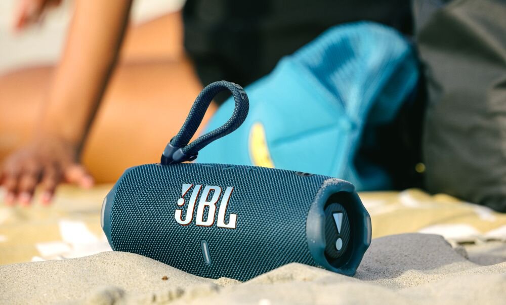 Głośnik mobilny JBL Charge 6 - dźwięk wysoka jakość brzmienie łączność połączenie ładowanie wizualne aplikacja - glosnik w kolorze, design