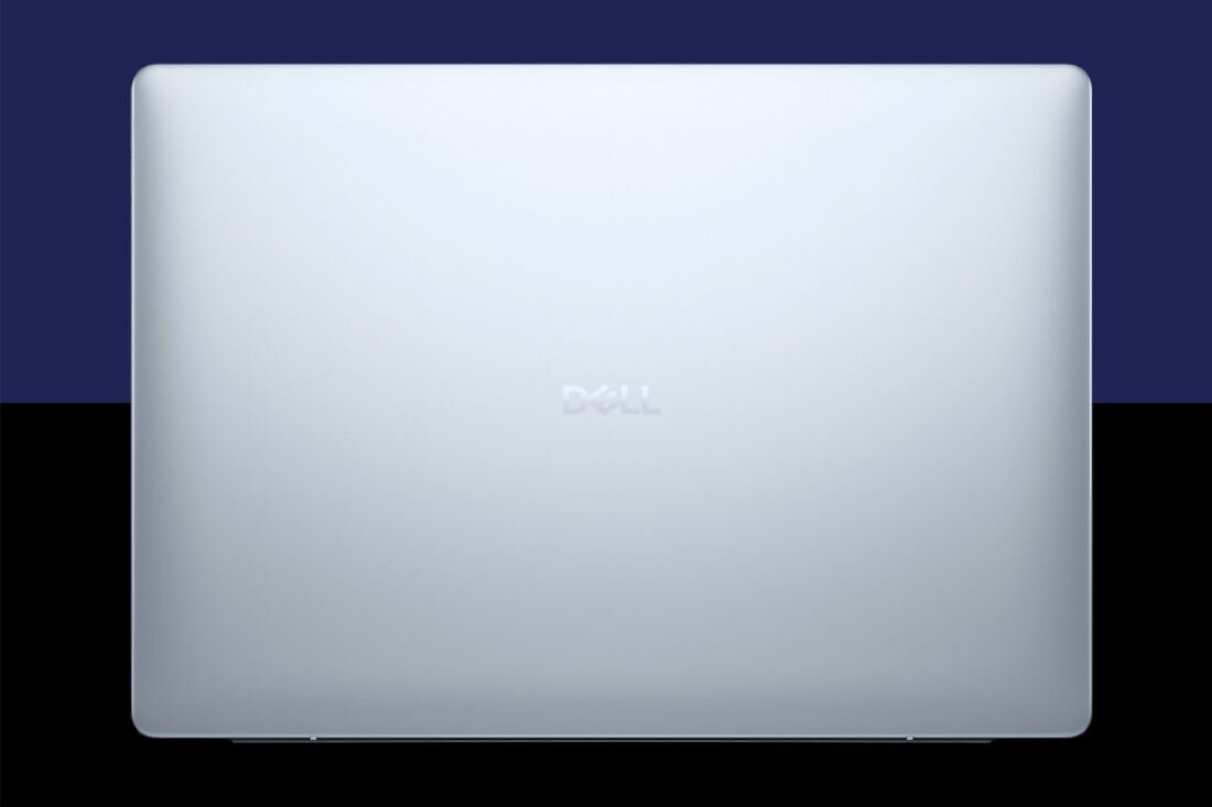 Pokazany srebrny korpus laptopa DELL 16 Plus. - Niska waga i kompaktowy rozmiar 