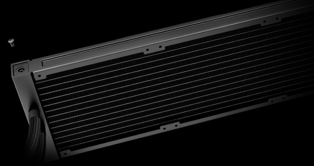 Chłodzenie wodne BE QUIET! Silent Loop 3 360mm Podłużny metalowy radiator chłodzenia wodnego z widoczną gęstą strukturą żeberek. W lewym górnym rogu znajduje się jedna śrubka montażowa