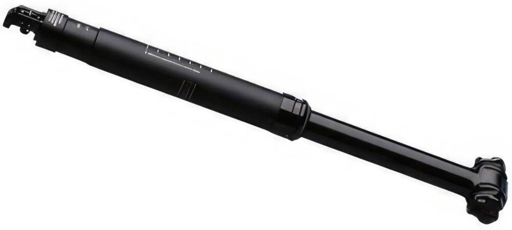 Sztyca PRO Koryak 150 1 PRSP0270 30.9-450 mm Czarny sztyca na białym tle widoczna pod skosem płynna regulacja skoku 150 mm można dopasować wysokość siodełka do terenu i stylu jazdy jeden ruch dźwigni kontrola nad rowerem lepsza stabilność łatwiejsze manewrowanie większa efektywność pedałowania