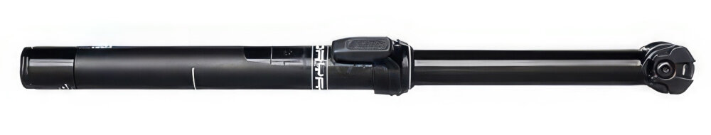 Sztyca PRO Koryak 150 1 PRSP0270 30.9-450 mm Czarny sztyca na białym tle w poziomie średnica 30,9 mm długość 450 mm pozwala precyzyjnie ustawić pozycję siodełka pod wzrost użytkownika mniejsze zmęczenie pleców i kolan zwiększa komfort