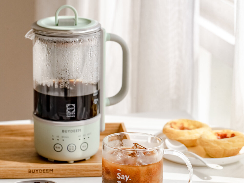 Czajnik BUYDEEM K314 Miętowy Bezpieczeństwo użytkowania Automatyczne wyłączenie ochrona silikonowa zaślepka i antypoślizgowe nóżki