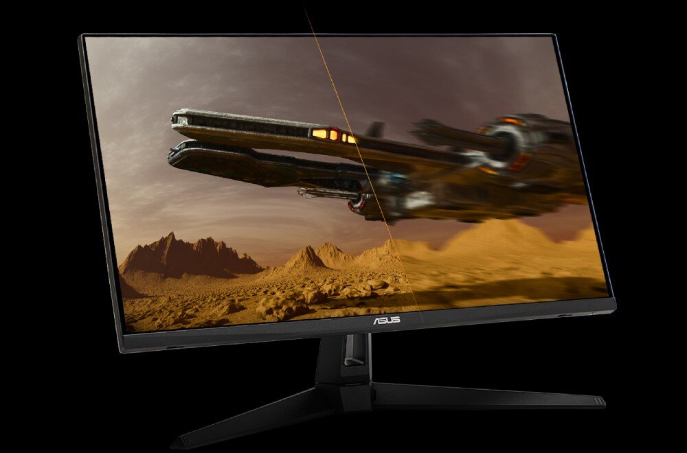 Monitor ASUS TUF Gaming VG27UQ1A Monitor z cienką ramką pokazujący scenę z przelatującym statkiem kosmicznym na tle pustynnego krajobrazu, z pionową linią porównawczą jakości obrazu, odświeżanie, czas reakcji, płynność, matryca