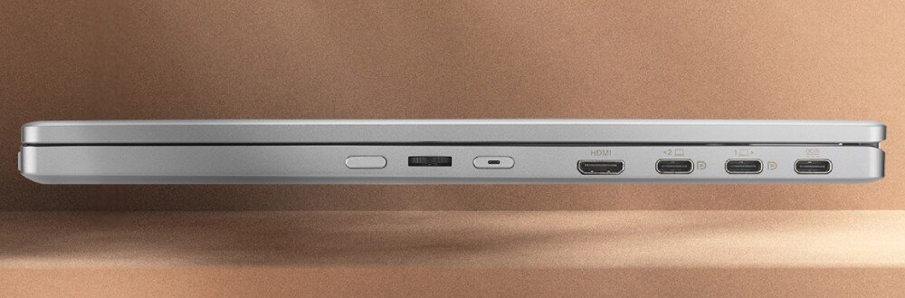 Monitor ASUS ZenScreen Duo MQ149CD Zbliżenie na boczną krawędź monitora w pozycji złożonej, widoczne przyciski, gniazdo HDMI i dwa porty USB-C, porty, podłączenie