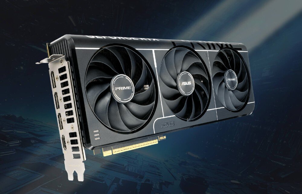 Karta graficzna ASUS Prime GeForce RTX 5070 OC 12GB Zdjęcie przedstawia kartę graficzną z trzema dużymi wentylatorami na froncie oraz oznaczeniami 'PRIME' i 'ASUS'. W tle widoczna jest cyfrowa, ciemnoniebieska grafika z futurystycznym motywem, opis