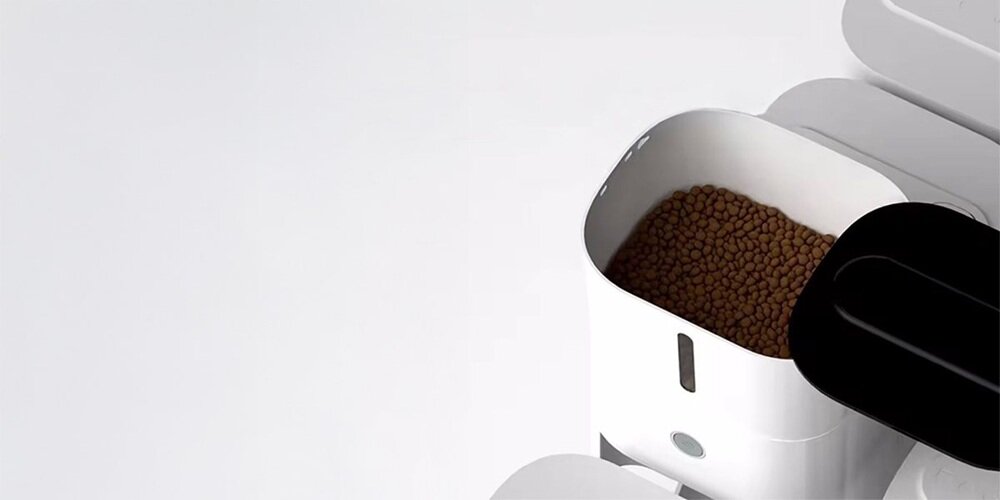 Dozownik karmy automatyczny SPONGE Pet Feeder Smart SPETFSC0001 duży pojemnik, hermetyczna pokrywa, ochrona przed wilgocią, przezroczyste okienka, zasilanie sieciowe, zasilanie bateryjne