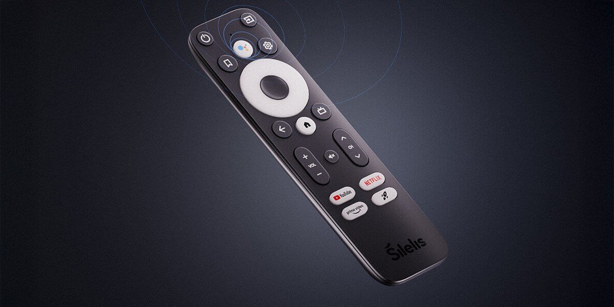 Odtwarzacz SILELIS T-3 pilot Bluetooth Asystent Google polskie menu, pilot po skosie na ciemnym tle