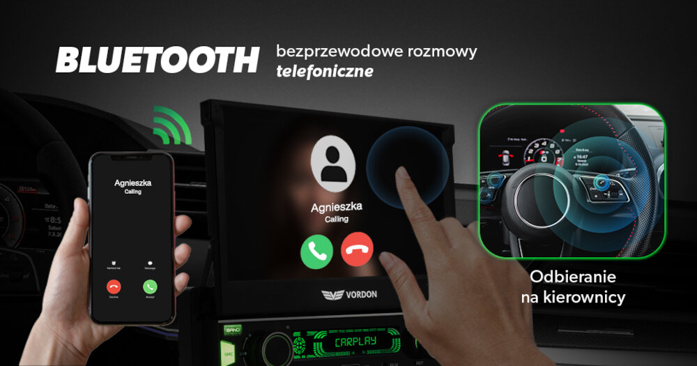 Radio samochodowe VORDON HT-522 Sydney - Pełna łączność, smartfon trzymany w ręku, palec dotykający ekranu dotykowego w radiu, kierownica