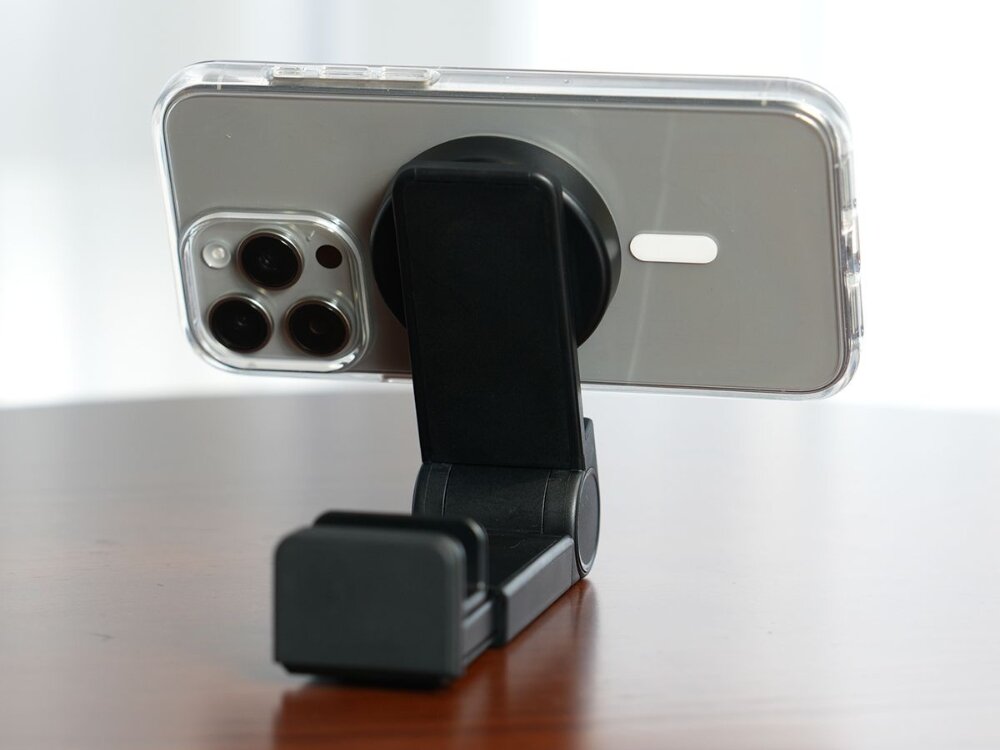 Uchwyt magnetyczny ARAREE Plane Mount M
uchwyt z przymocowanym telefonem stabilność mocowanie prostota obsługa minimalistyczny design komfort