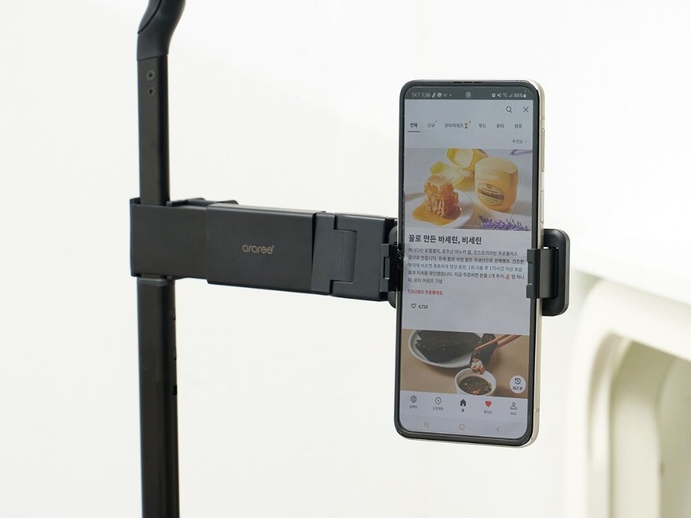 Uchwyt ARAREE Plane Mount 2
uchwyt z zamontowanym telefonem kompaktowa forma etui montaż powierzchnie wszechstronność