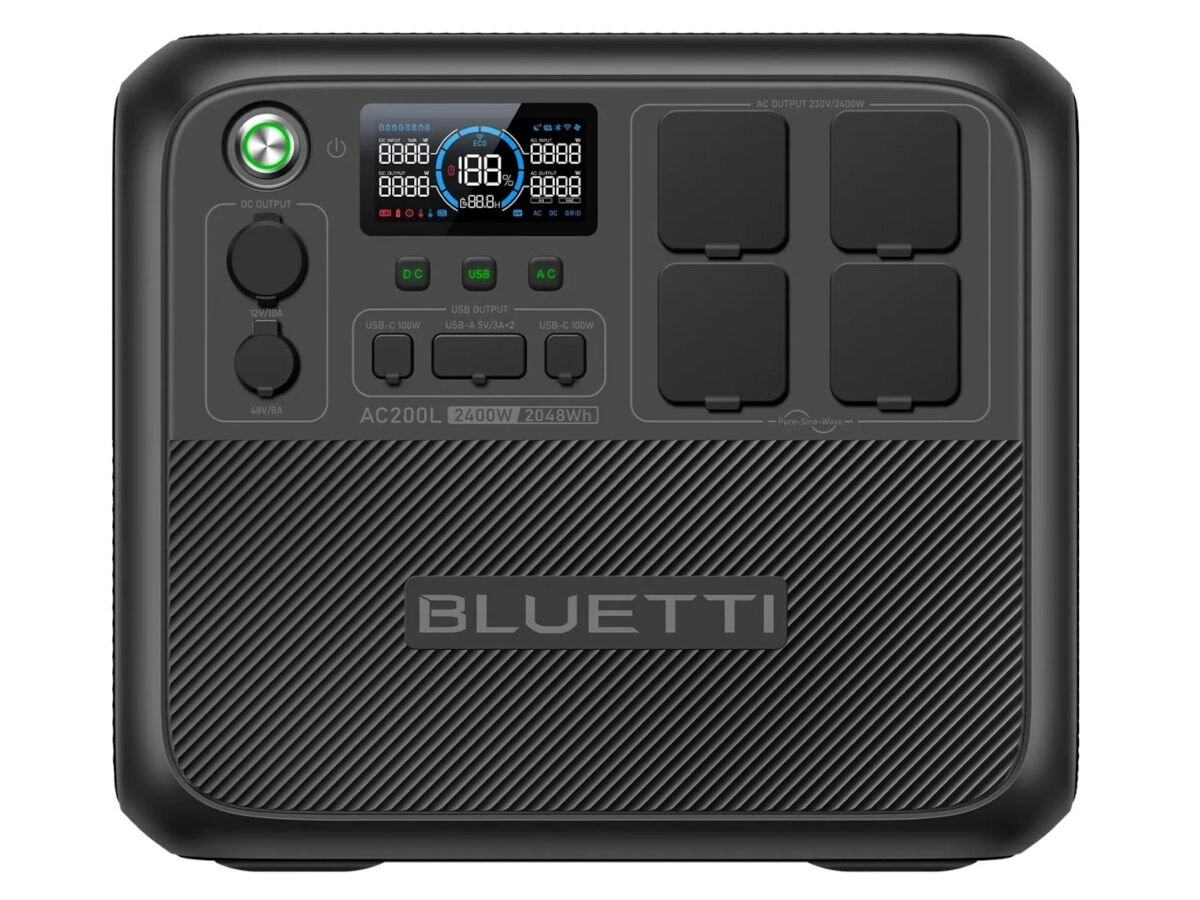 Stacja zasilania BLUETTI AC200L 2048 Wh Bank energii, pojemność, wielokrotne, rezerwa, energia, na białym tle stacja frontem na wprost