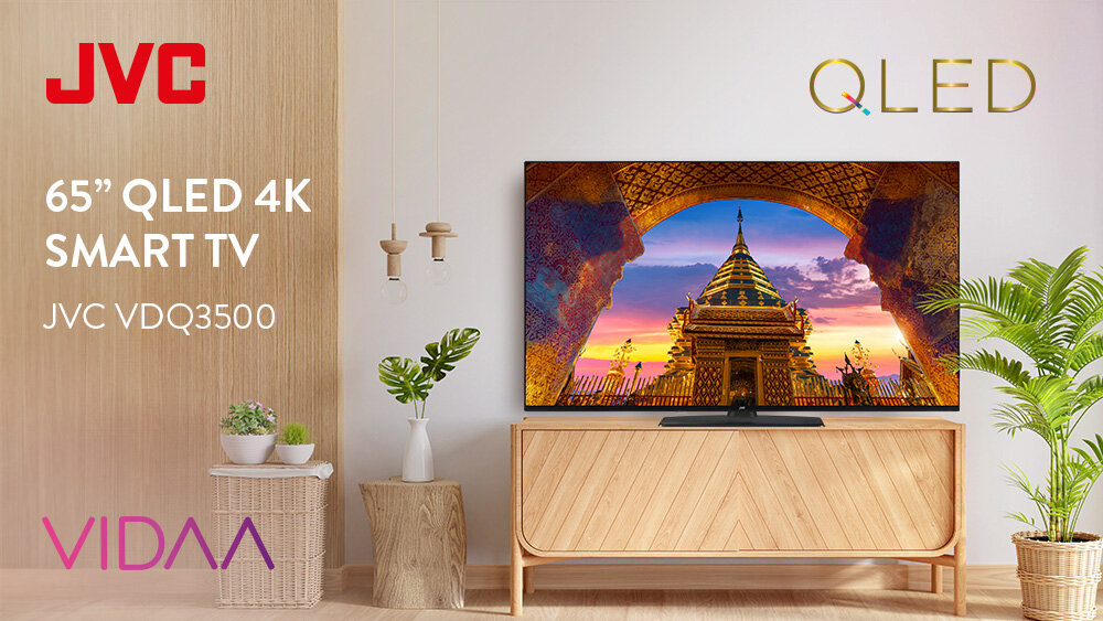 Telewizor JVC LT-65VDQ3500 - Realistyczne kolory, telewizor stojący na komodzie w salonie