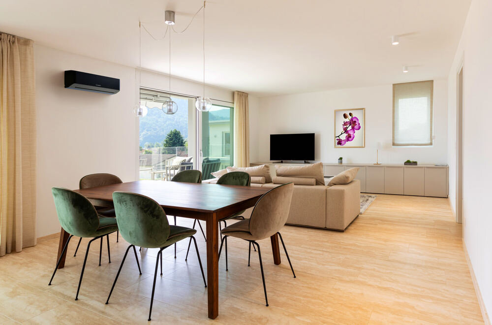 KLIMATYZATOR SPLIT BOSCH CLIMATE CL7000I 53 E efektywny i energooszczędny tryb chłodzenia tryb grzania klasa energetyczna Funkcja Save Plus Czujnik obecności czas kontrola funkcja Energy Monitoring